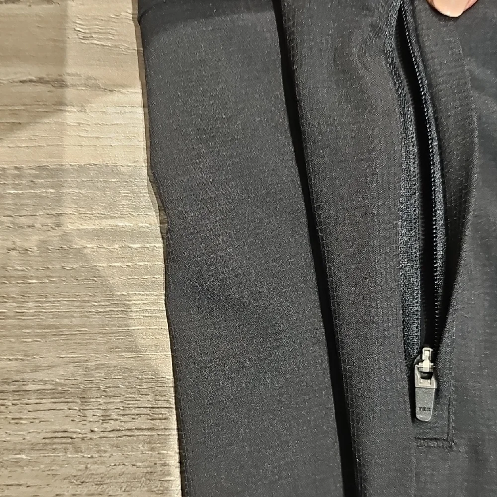 Eddie Bauer Men's Black Flat Front Shorts